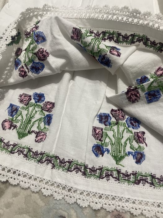 Poale , soarte costum popular cusute manual