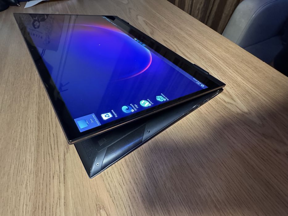 Ноутбуе Asus ZenBook Flip S