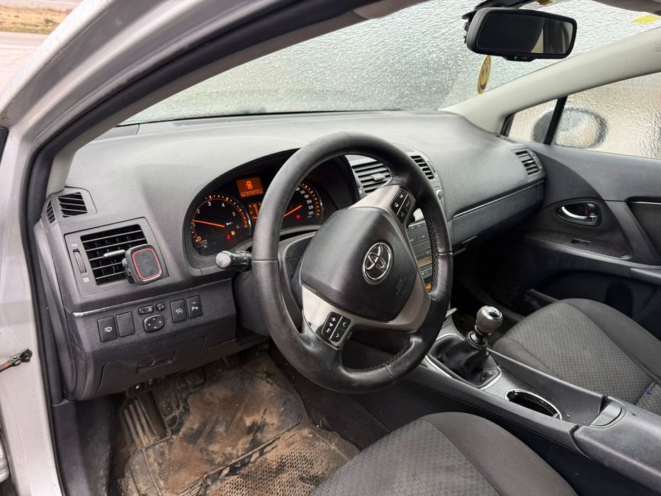 Dezmembrez / Dezmembrari / Piese / Accesorii Toyota avensis t27 2009 break 2.2 d4d stanga xenon