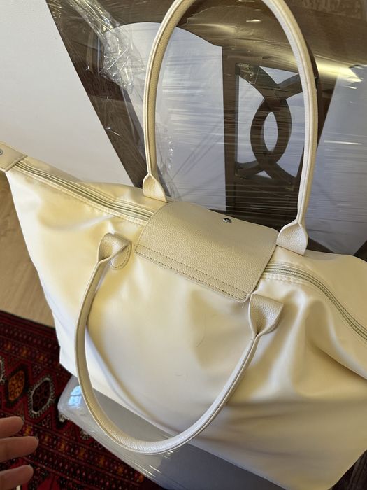 Продам белую сумку плащевка