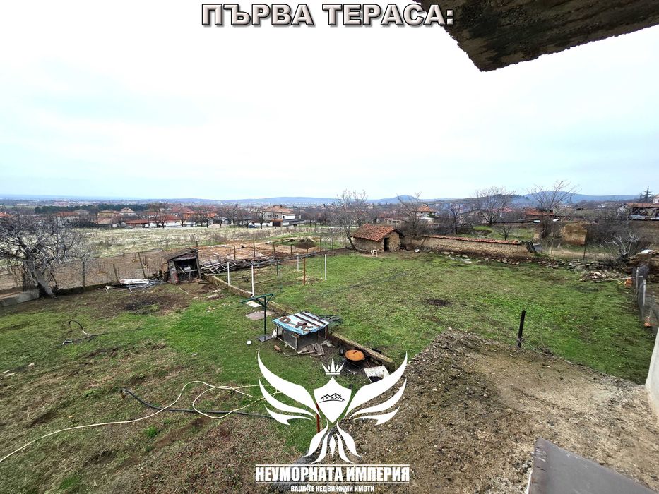 Продавам тристаен апартамент 128кв. с гараж, таван и изба в гр.Хисаря