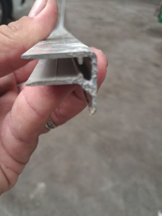Profil aluminiu  F 6 mm /6m