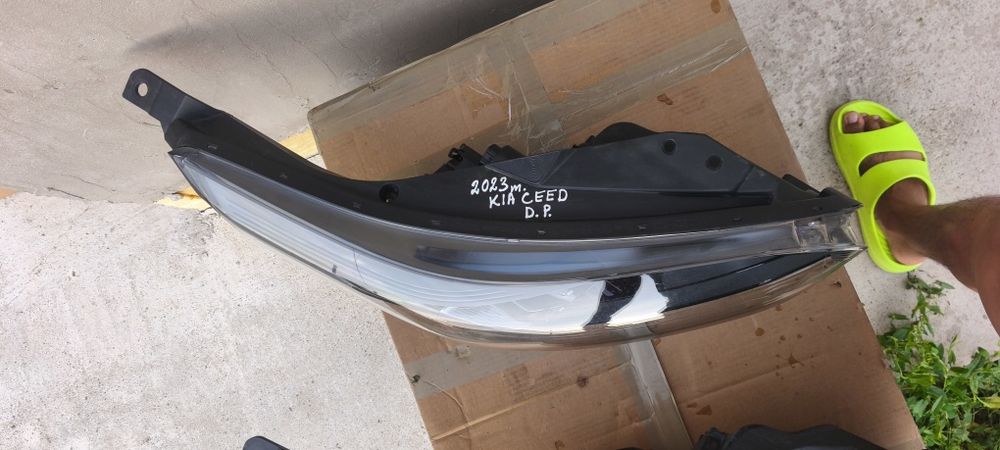 Фара правая оригинал Kia Ceed 92102J7001 Киа Сид 92102J7051