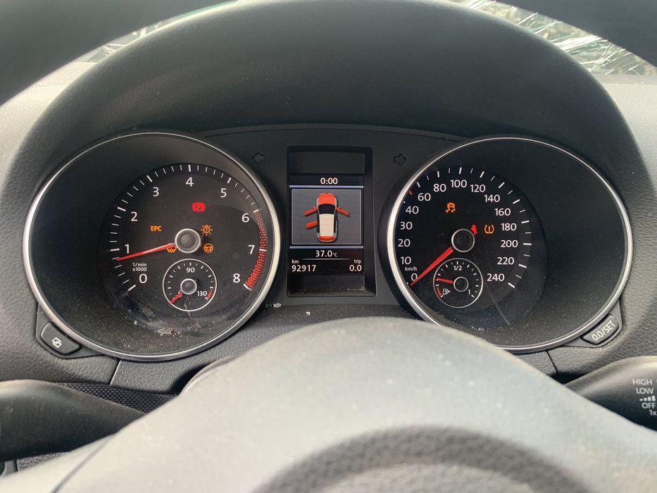 Фолксваген Голф 6 1.2 тси 2013 год. Vw Golf 6 1.2TSI 2013god