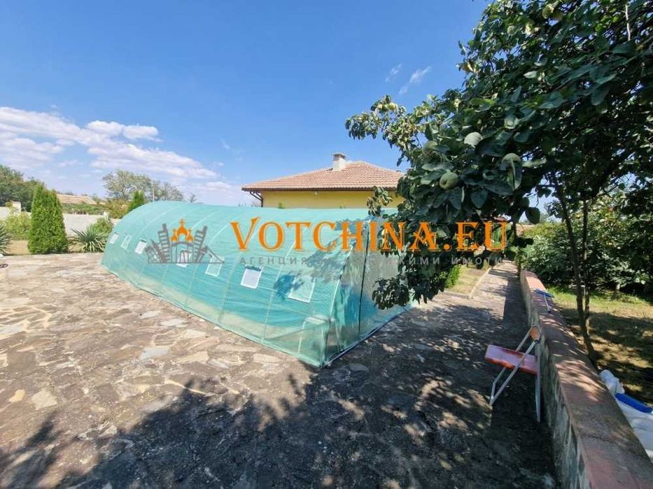 Едноетажна къща с голям двор в село Славеево