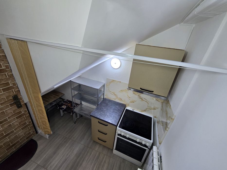 Garsoniera / studio de inchiriat în casa/vila zona case Banat