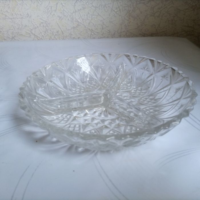 Продам конфетницу и салатницы