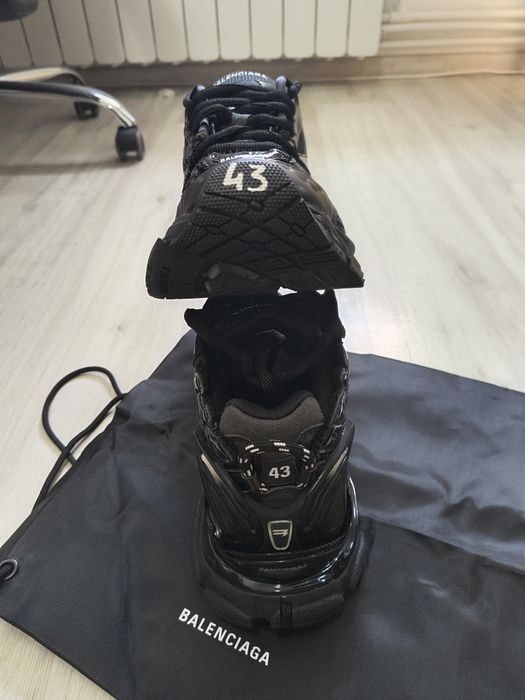 Balenciaga runners black 43