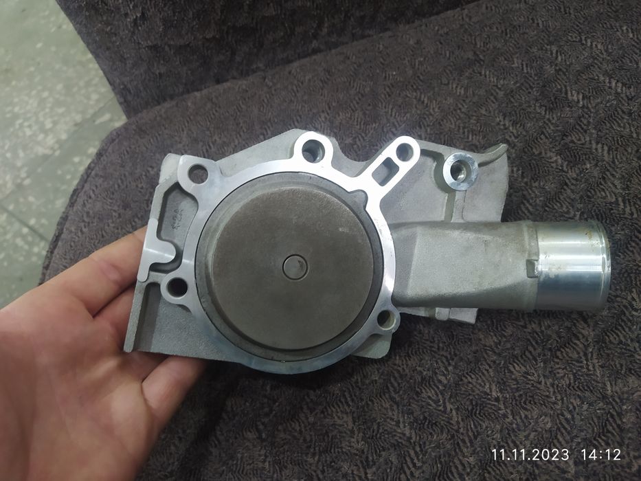 Помпа  водяной насос Ford Mondeo