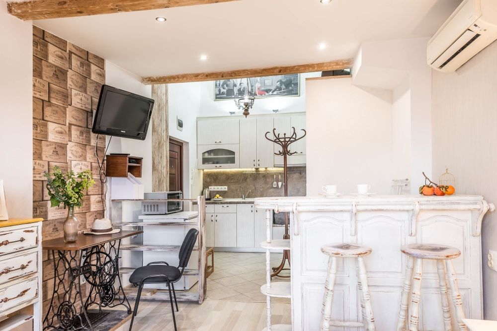 Дава се под наем Едностаен апартамент в Варна, Гръцка махала - 31 кв.м за 459 € - Снимка #1