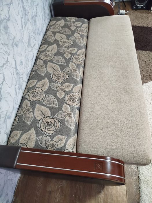 Диван книжка в отличном состоянии