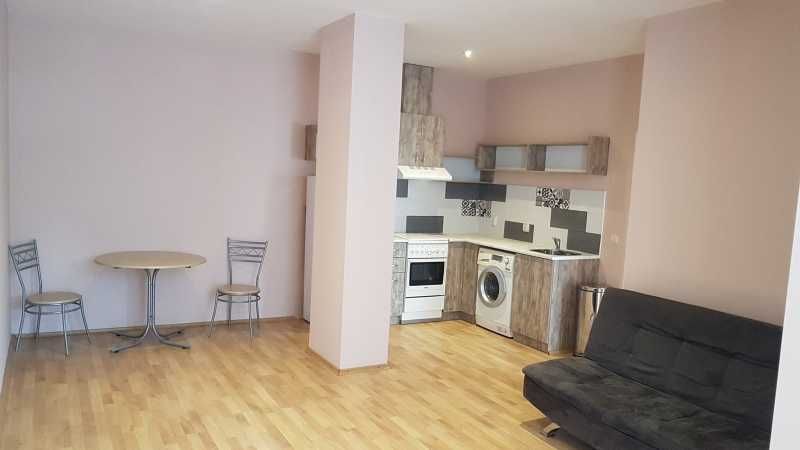 Двустаен апартамент в Модерно предградие