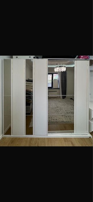 Шкаф с тумбочкой