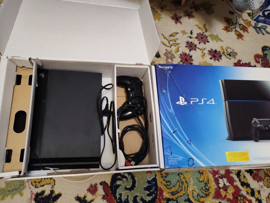 Sony PlayStation 4