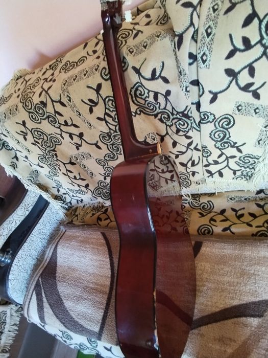 Продам гитару классическая