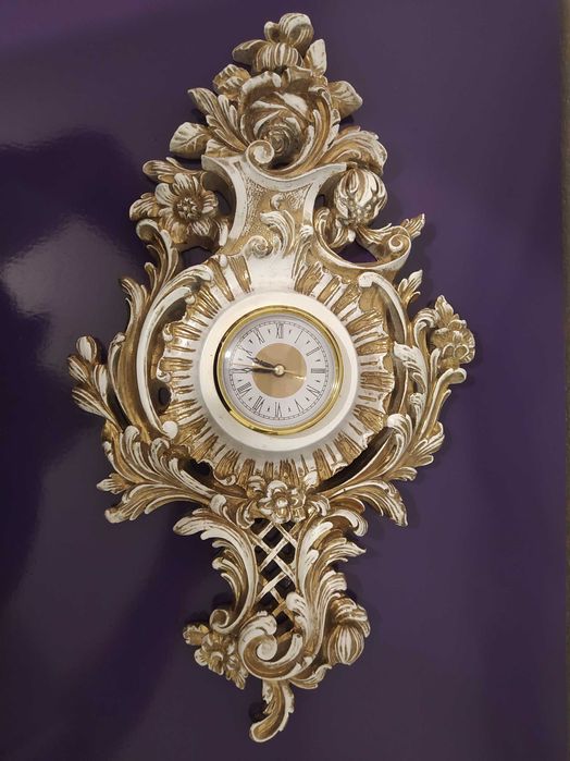 Бароков стенен часовник