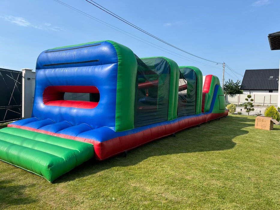 Tobogan. Topogan. Tobogane gonflabile