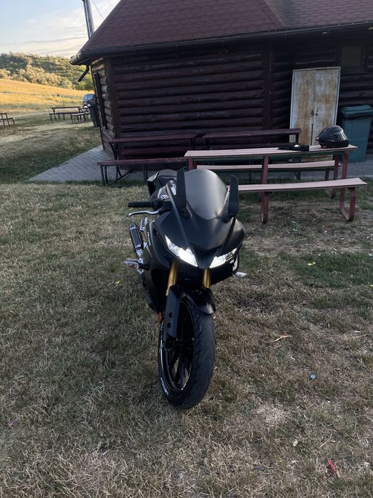 Yamaha yzf r 125  2019