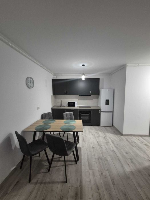 Închiriez apartament 2 camere  Adora Park