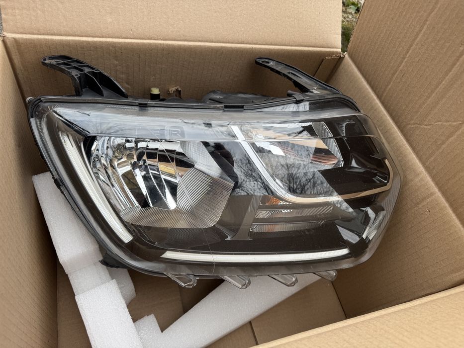 Far original dreapta Duster 2