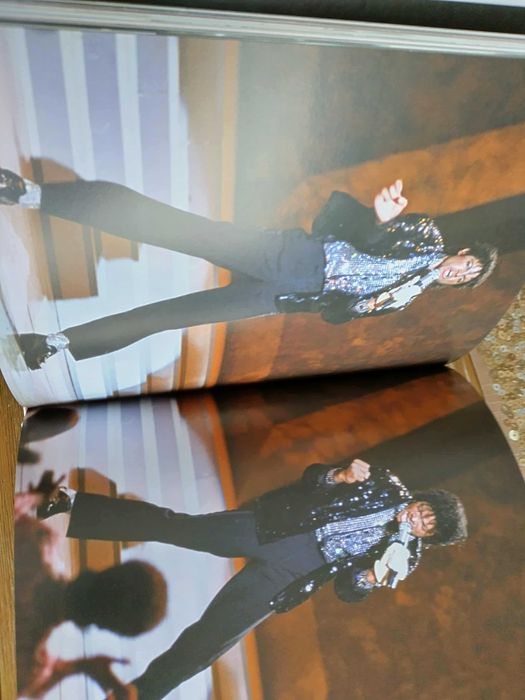 Книга за Майкъл Джаксън на английски език от Лондон