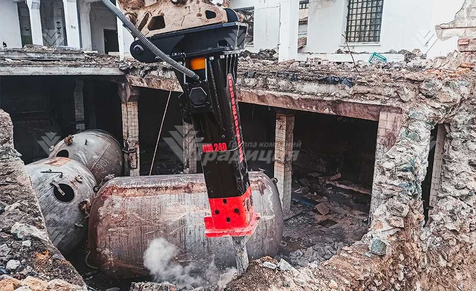 Гидромолот HammerMaster HM 240 на экскаватор