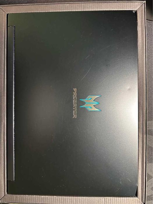Лаптоп Acer Predator Triton 500 RTX 2080 / 16GB RAM + Подаръци