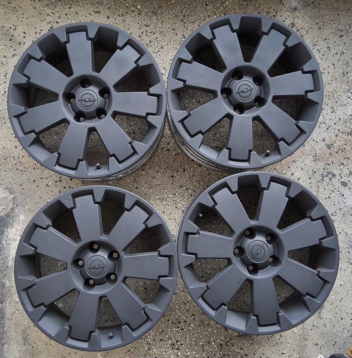 Джанти Опел  17 

Оригинални Опел 5 х110

Черен мат

Ет 47

7J x