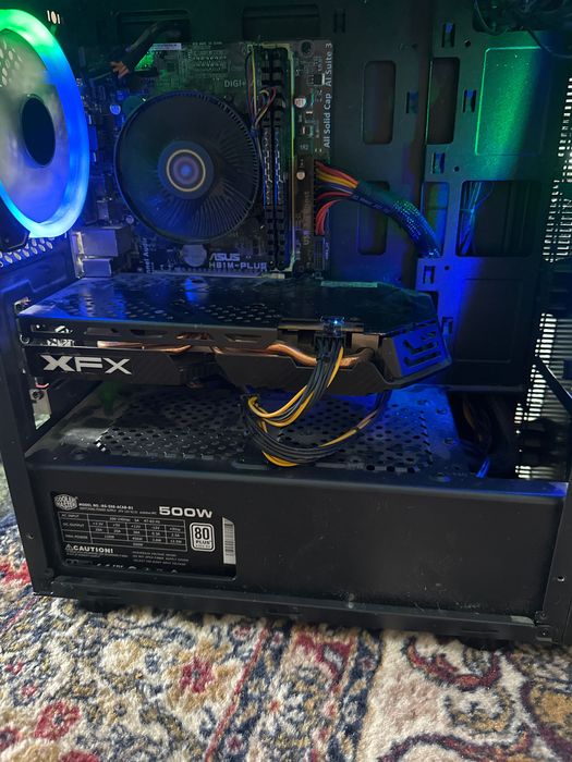 Vând pc pc merge are pasta scimbata