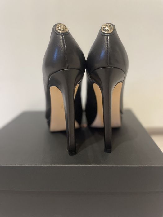 Pantofi eleganți Guess piele