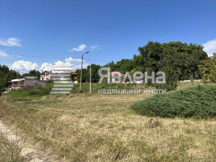 Продавам УПИ 2230 кв.м.