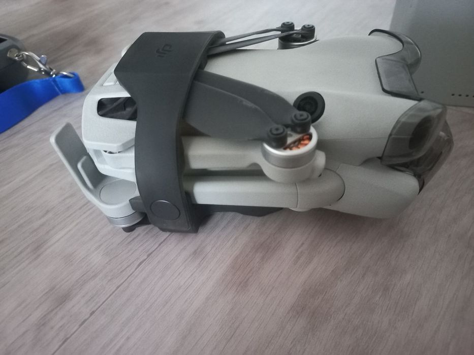 DJI MINI 4 PRO Fly More Combo