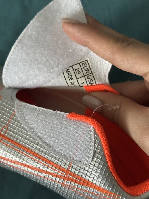 Кросовки бутсы NIKE новые