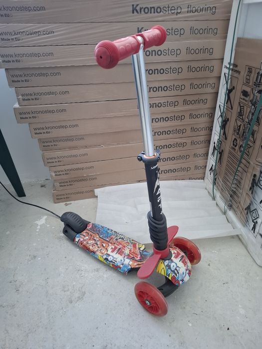 Продавам детска тротинетка