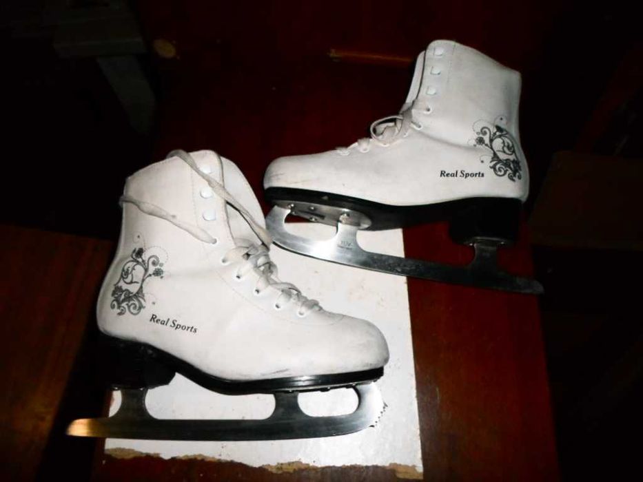 Коньки женские белые