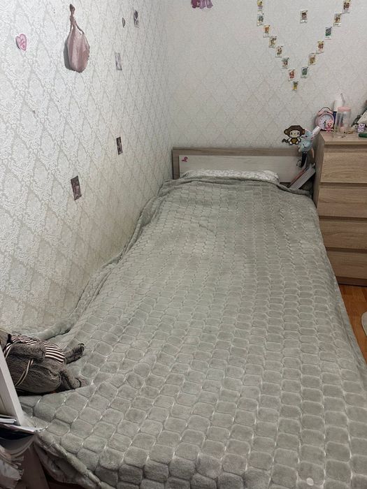 Продам кровать с матрасом