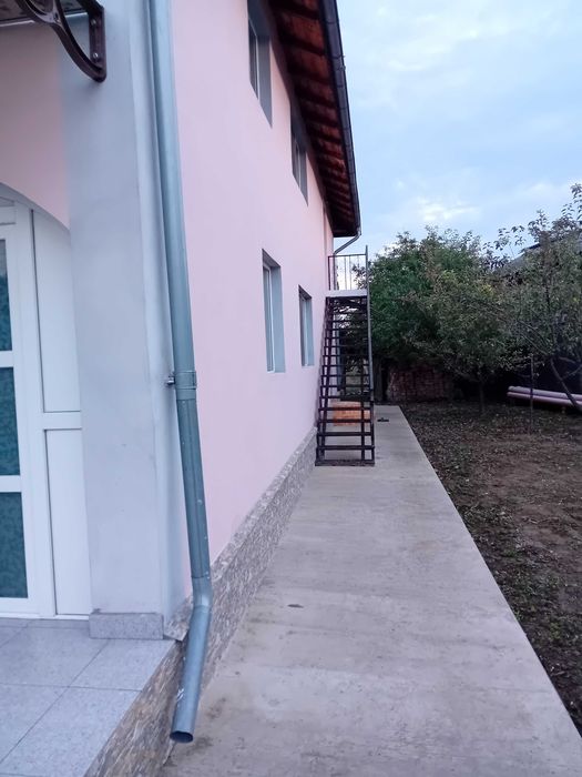 Casa de vanzare parter+mansarda
