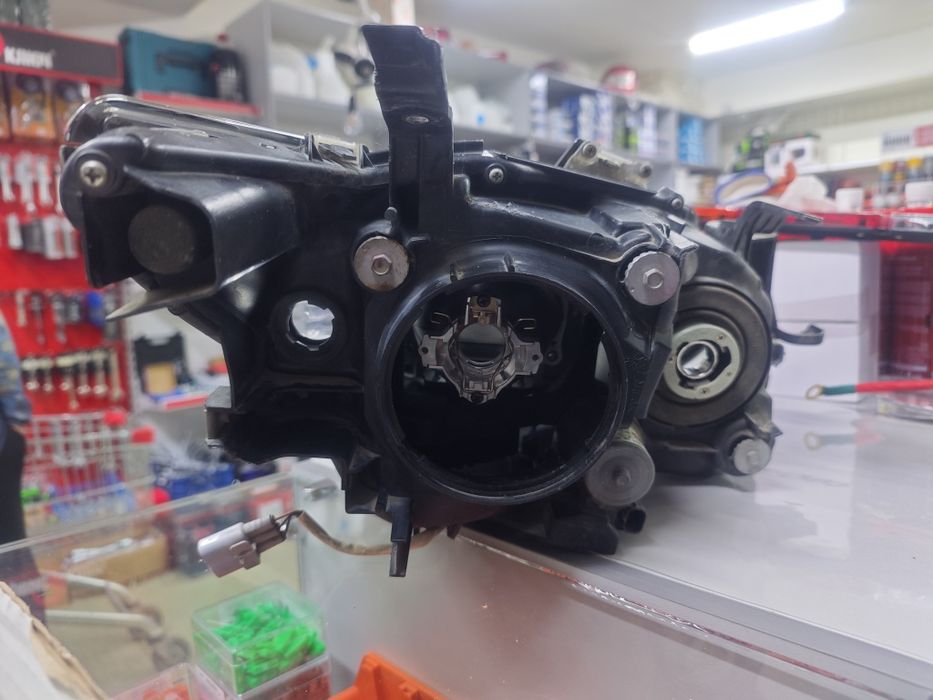 Фара Toyota Camry 55 R4 левая.