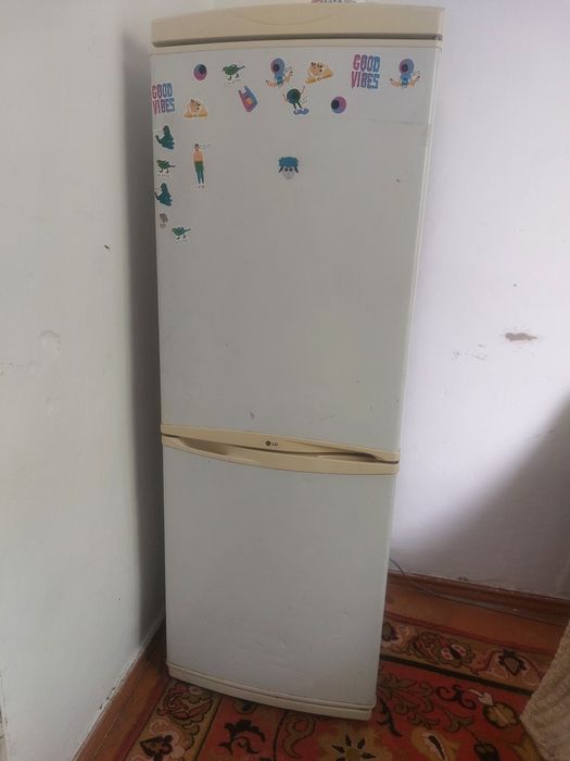 Продам холодильник