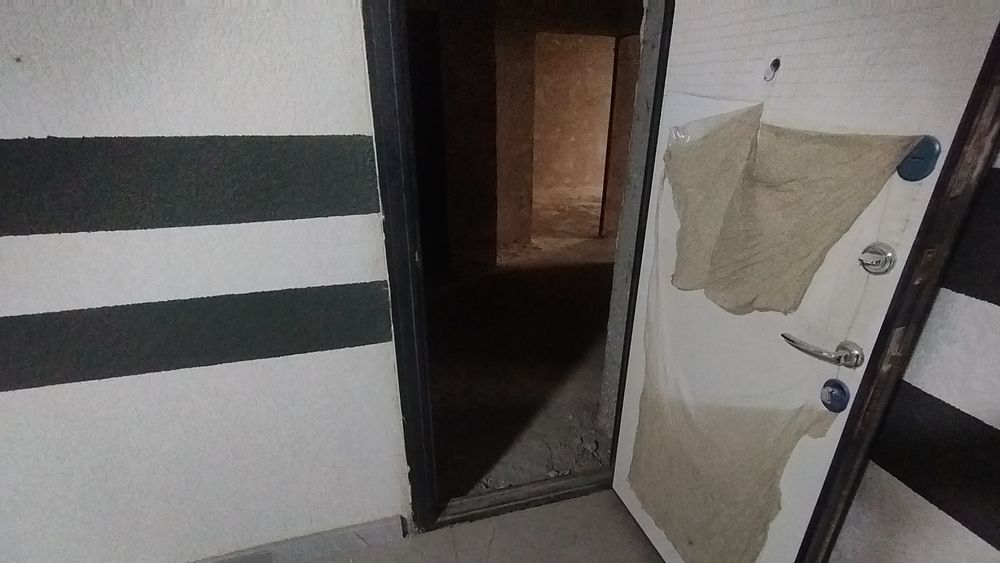 7-mikrayon Lelenizm chorrahasi oldida joylashgan karobka uy sotiladi