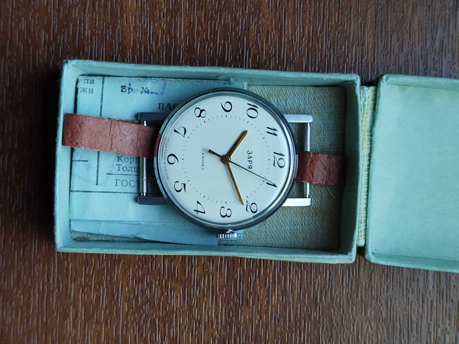 часы Заря СССР  Новые