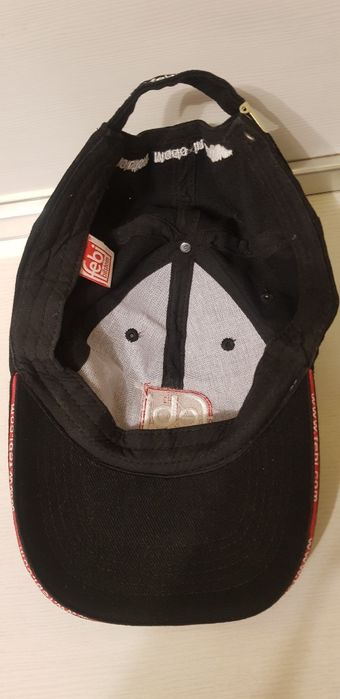 Нова черна шапка           ..    ...