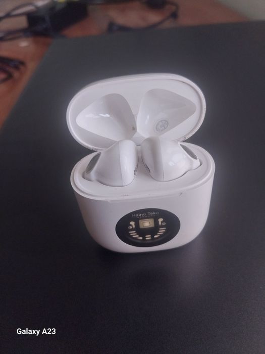 Noutbook Acer 8ga 512 + 1Terabayt + kompelekt