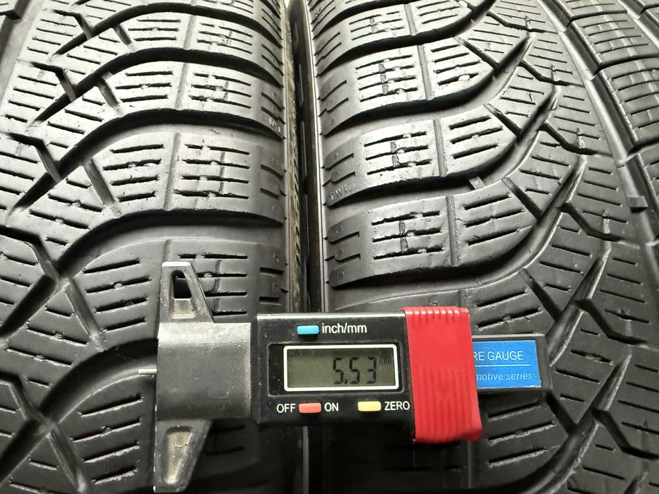 2x Anvelope Iarna 245/50 R19 - Pirelli P Zero Winter cu steluta BMW