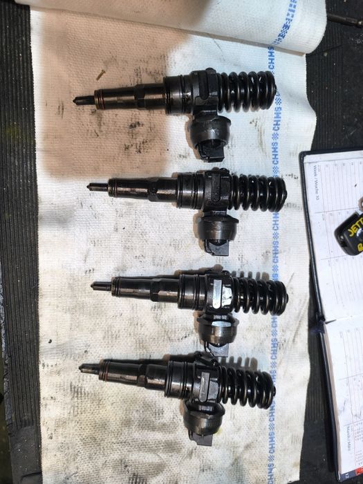 Injectoare 2.0 tdi BPW / BSS Audi A4 B7 Skoda Superb 1