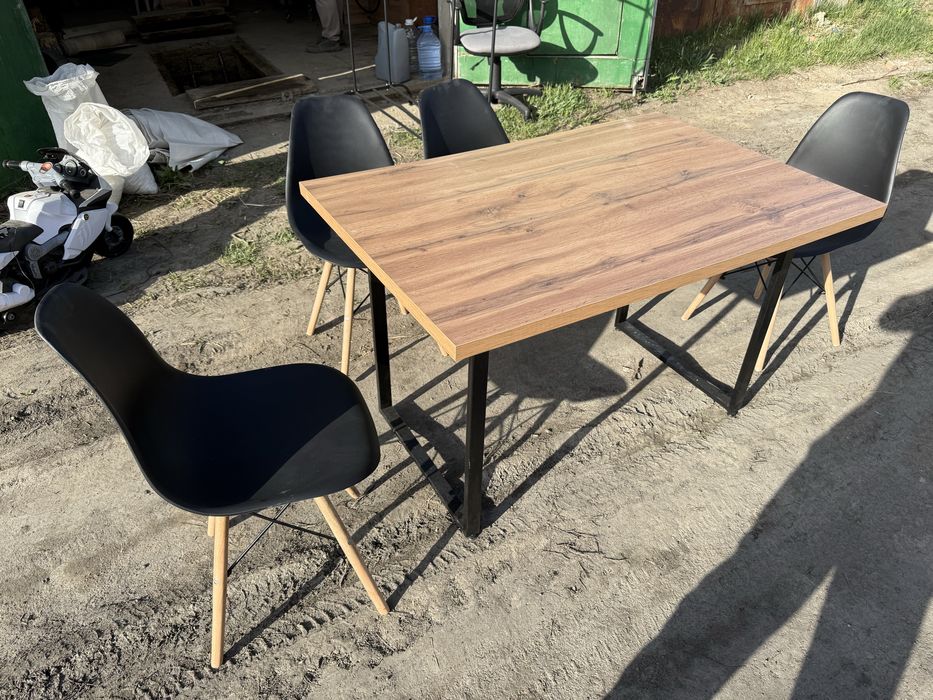Продам стол и 4 стула