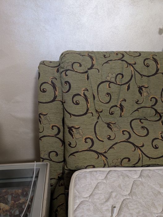 De vanzare pat & saltea ortopedica 180x200  & 2 noptiere