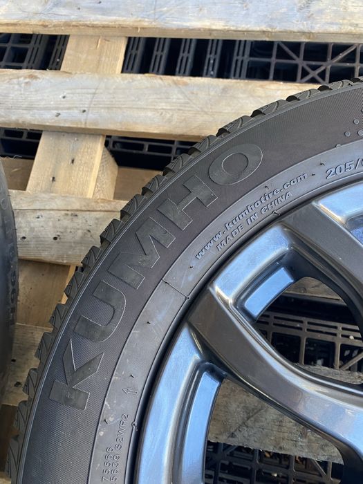 205/60/16 Кумхо Зимни