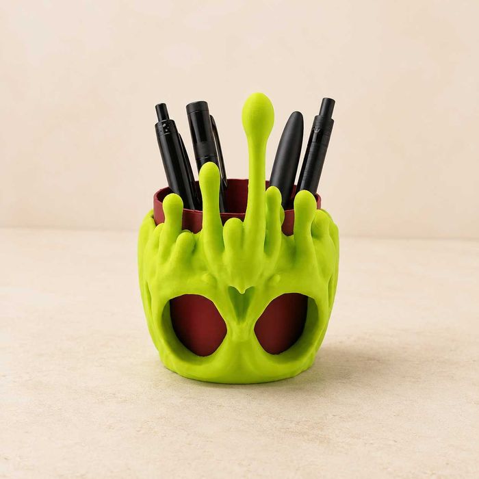 Suport pentru pixuri Poison Apple cu craniu verde, organizator gotic pentru birou