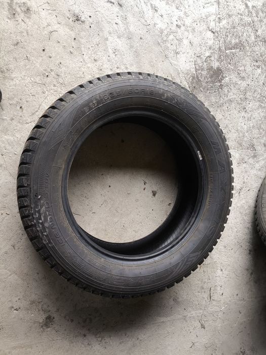 Продам отличные зимние шины